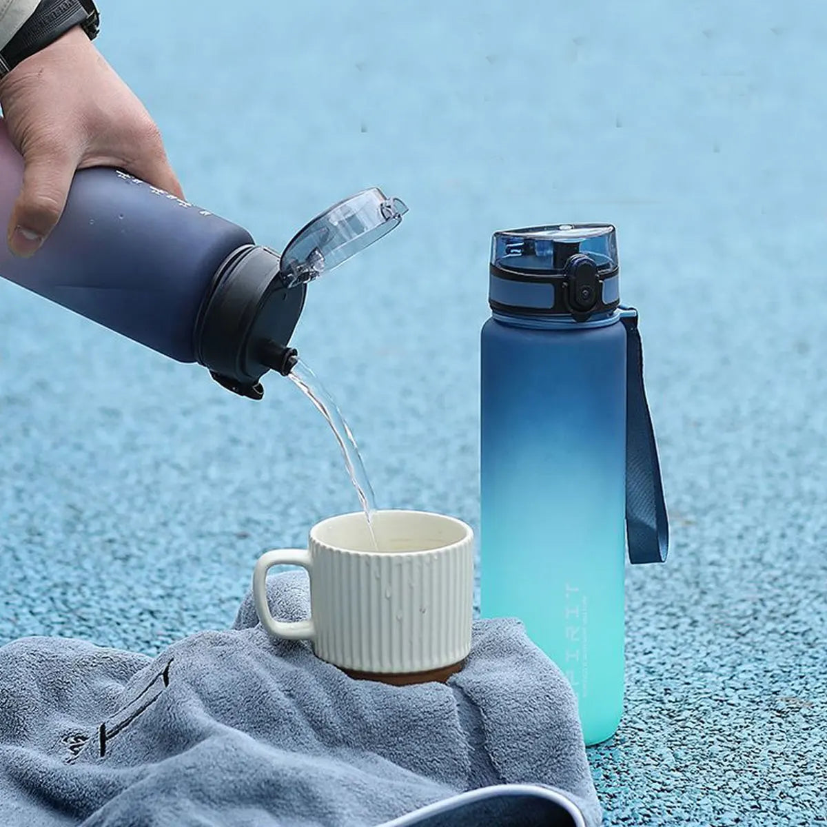 WIFEFUN Bouteille d'Eau de Sport Dégradée