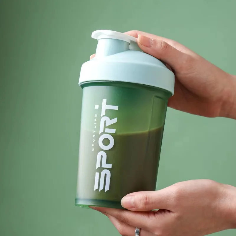 Gourde de Sport Shaker 3-en-1 – Gobelet Amovible Protéines et Fitness